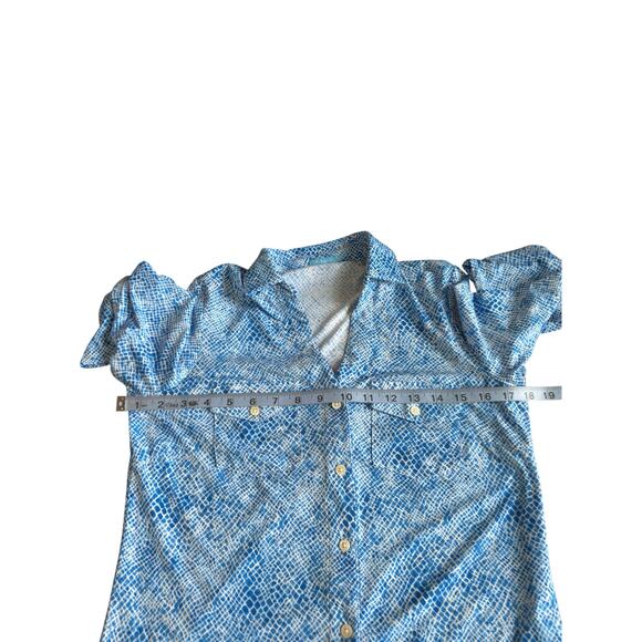 J. McLaughlin Button Up Blouse Blue White Stretch Croc Print V-Neck Size XS - Picture 9 of 11